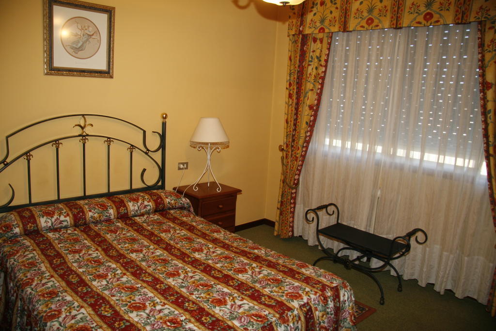 Hotel San Rosendo Ourense Kamer foto